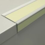 glow in the dark trapprofiel egaal op een trap