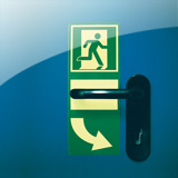 deurklink markering op een deur in lichte omgeving